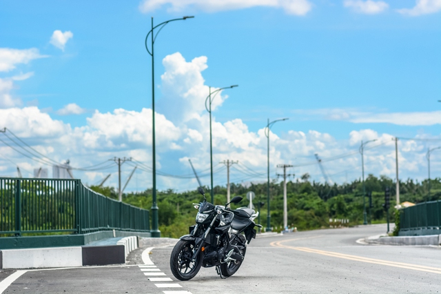 Cận cảnh naked bike Yamaha MT-03 có giá 139 triệu Đồng - Ảnh 17.