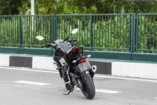 Cận cảnh naked bike Yamaha MT-03 có giá 139 triệu Đồng - Ảnh 8. Cận cảnh naked bike Yamaha MT-03 có giá 139 triệu Đồng - Ảnh 8.