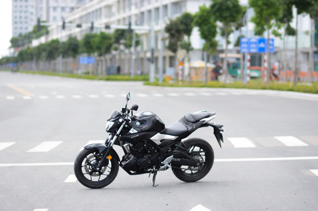 Cận cảnh naked bike Yamaha MT-03 có giá 139 triệu Đồng - Ảnh 4.