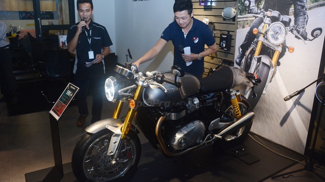 Vừa vào Việt Nam, Triumph chọn ngay fan "cuồng" MC Anh Tuấn làm đại sứ thương hiệu