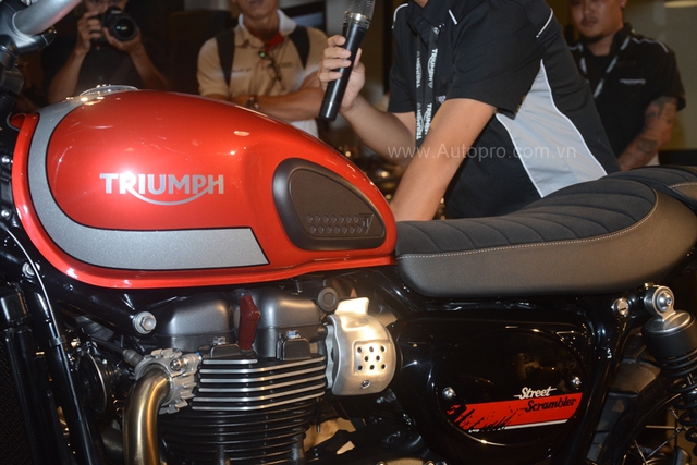 Chi tiết Triumph Street Scrambler giá 365 triệu Đồng, đối thủ nặng ký của Ducati Scrambler tại Việt Nam - Ảnh 10.