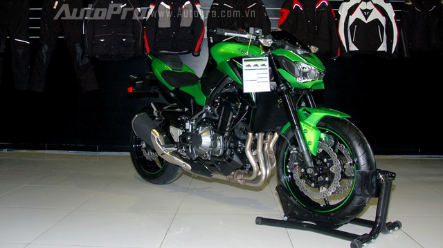 Chi tiết "hậu duệ" của Kawasaki Z800 tại Việt Nam
