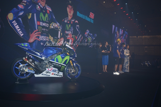 Lần đầu đến Việt Nam, Valentino Rossi thích thú với nhiều xe máy lưu thông trên đường - Ảnh 9.