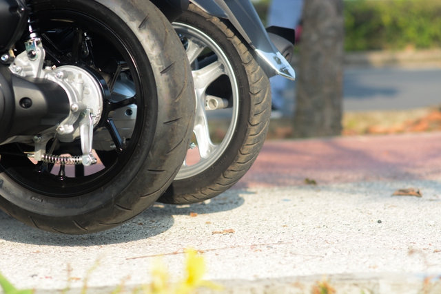 So sánh Yamaha NVX 125 và Honda Air Blade 125 - Ảnh 18.