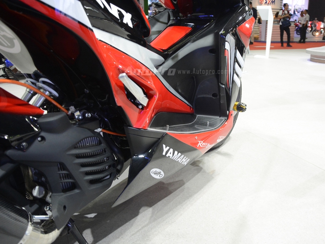 Bộ đôi Yamaha NVX 155 độ chính hãng ấn tượng tại triển lãm VMCS 2017 - Ảnh 17.