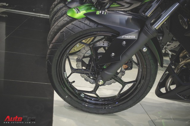 Kawasaki Z300 2018 giá từ 129 triệu đồng - nakedbike 300cc rẻ nhất Việt Nam - Ảnh 3. Kawasaki Z300 2018 giá từ 129 triệu đồng - nakedbike 300cc rẻ nhất Việt Nam - Ảnh 3.