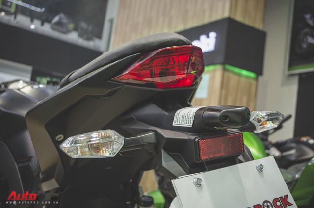 Kawasaki Z300 2018 giá từ 129 triệu đồng - nakedbike 300cc rẻ nhất Việt Nam - Ảnh 10.