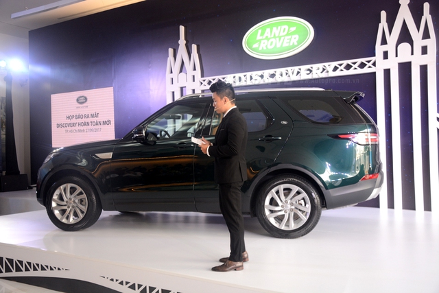 SUV hạng sang Land Rover Discovery 2018 chính thức ra mắt Việt Nam, giá từ 4 tỷ Đồng - Ảnh 2.