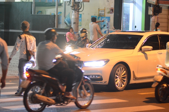 Phan Thành đến dự đám cưới Hoa hậu Thu Thảo trên BMW 740Li 2016 - Ảnh 3. Phan Thành đến dự đám cưới Hoa hậu Thu Thảo trên BMW 740Li 2016 - Ảnh 3.