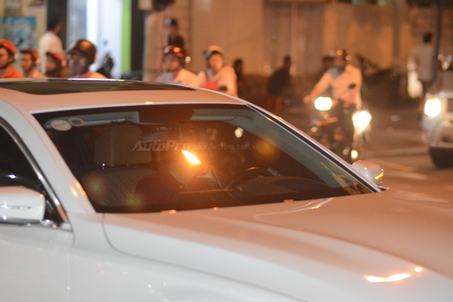 Phan Thành đến dự đám cưới Hoa hậu Thu Thảo trên BMW 740Li 2016 - Ảnh 4.