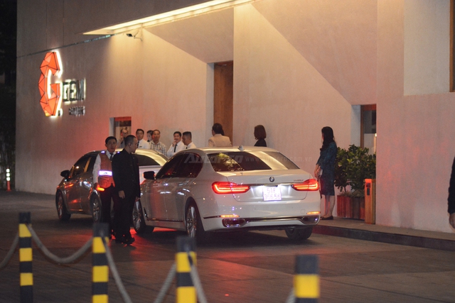 Phan Thành đến dự đám cưới Hoa hậu Thu Thảo trên BMW 740Li 2016 - Ảnh 5. Phan Thành đến dự đám cưới Hoa hậu Thu Thảo trên BMW 740Li 2016 - Ảnh 5.