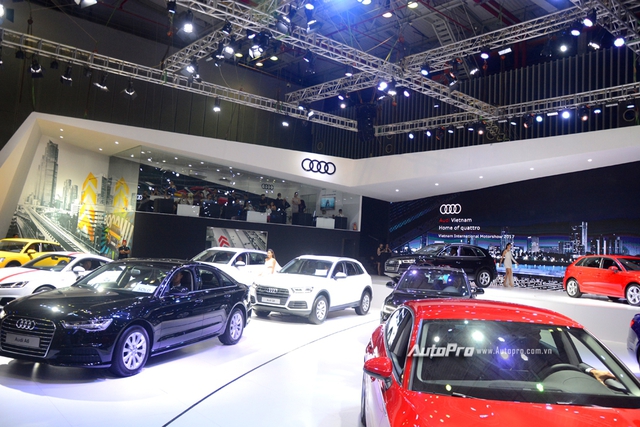 Á hậu Dương Tú Anh khoe nhan sắc lộng lẫy tại gian hàng Audi - Ảnh 15.