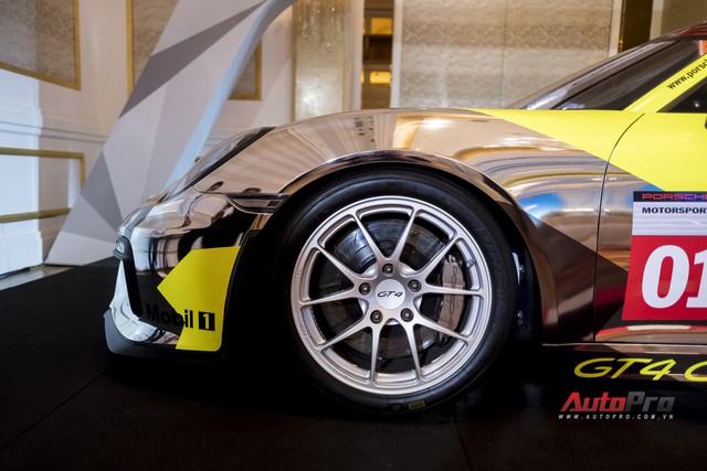Chi tiết xe đua thể thao Porsche Cayman GT4 ClubSport vừa được giới thiệu tại Việt Nam - Ảnh 6.