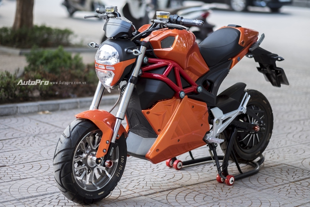Cận cảnh xe điện mang kiểu dáng Ducati Monster, giá 25 triệu Đồng tại Hà Nội - Ảnh 2.