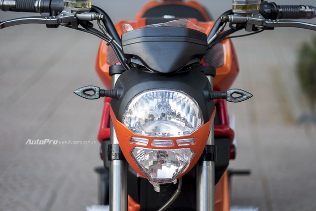 Cận cảnh xe điện mang kiểu dáng Ducati Monster, giá 25 triệu Đồng tại Hà Nội - Ảnh 4.
