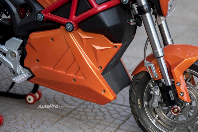 Cận cảnh xe điện mang kiểu dáng Ducati Monster, giá 25 triệu Đồng tại Hà Nội - Ảnh 6.