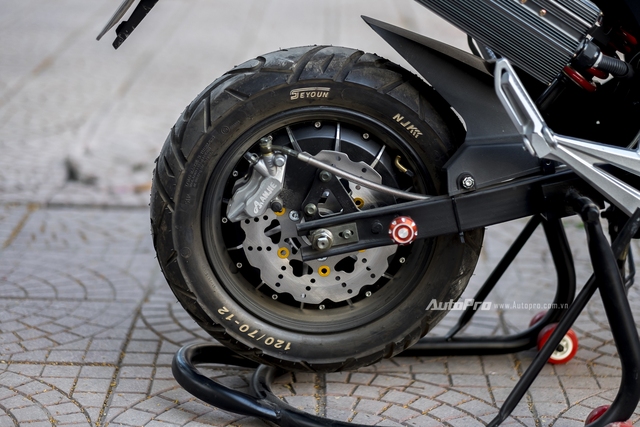 Cận cảnh xe điện mang kiểu dáng Ducati Monster, giá 25 triệu Đồng tại Hà Nội - Ảnh 8.