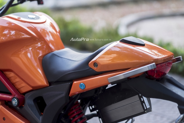Cận cảnh xe điện mang kiểu dáng Ducati Monster, giá 25 triệu Đồng tại Hà Nội - Ảnh 15.