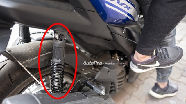 Người dùng tự chữa bệnh cong giảm xóc sau của Yamaha NVX 155 - Ảnh 1. Người dùng tự chữa bệnh cong giảm xóc sau của Yamaha NVX 155 - Ảnh 1.