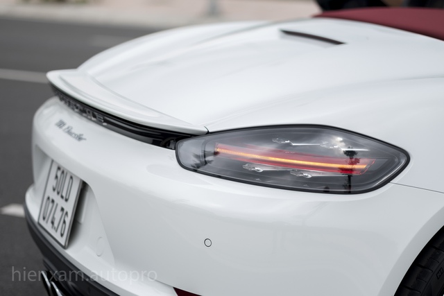 Cận cảnh Porsche 718 Boxster giá 4,5 tỉ đồng tại Việt Nam - Ảnh 6.