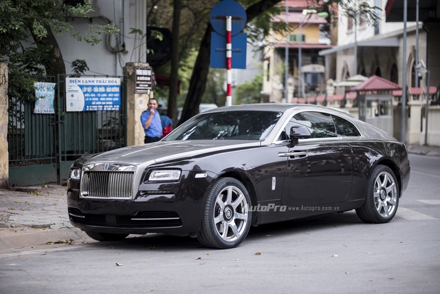 Hà Nội: Bắt gặp Rolls-Royce Wraith xuống phố - Ảnh 1.