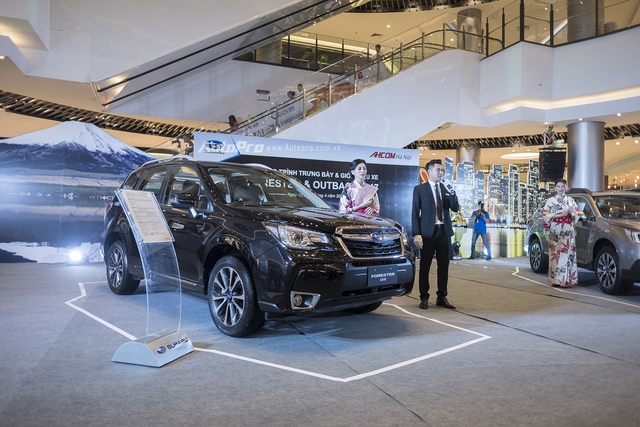 Subaru ra mắt Outback và Forester phiên bản 2017 tại Việt Nam - Ảnh 1.