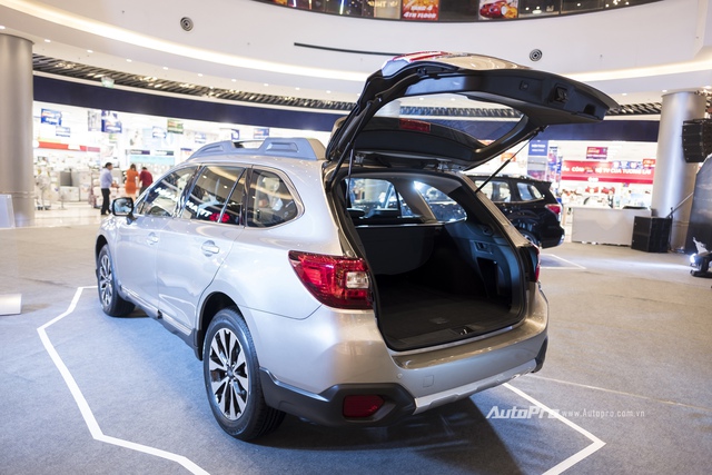 Cận cảnh cặp đôi Subaru Outback và Forester 2017 tại Việt Nam - Ảnh 15. Cận cảnh cặp đôi Subaru Outback và Forester 2017 tại Việt Nam - Ảnh 15.