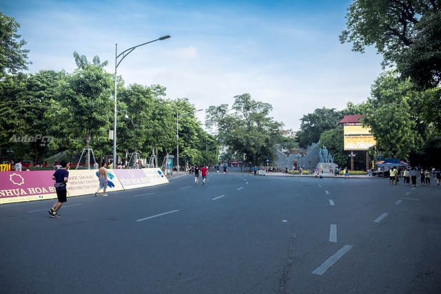 Hà Nội vắng vẻ nhân dịp Quốc khánh 2/9 - Ảnh 9. Hà Nội vắng vẻ nhân dịp Quốc khánh 2/9 - Ảnh 9.