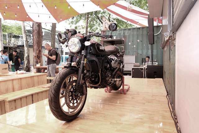 Cận cảnh Ducati Scrambler phiên bản Café Racer tại Việt Nam - Ảnh 1.