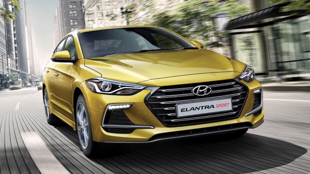 Hyundai Elantra 2017 có giá khởi điểm 637 triệu Đồng tại Malaysia
