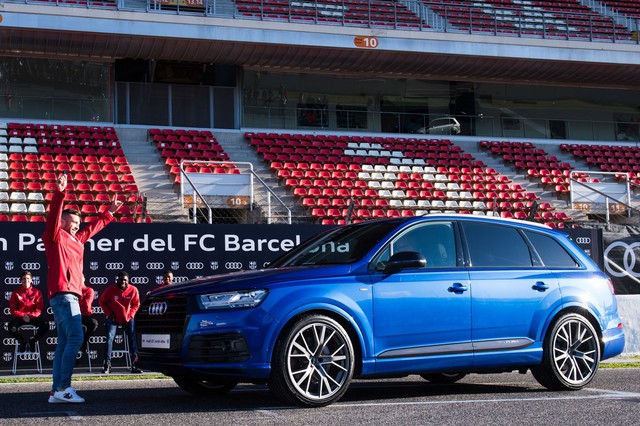 Lionel Messi và các đồng đội tại Barcelona được tặng xe Audi - Ảnh 2.