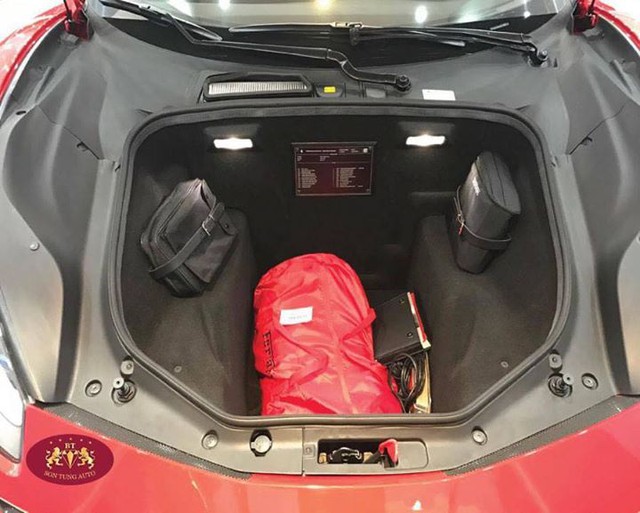 Cận cảnh Ferrari 488 Spider xông đất Việt Nam trong năm 2017 - Ảnh 10.