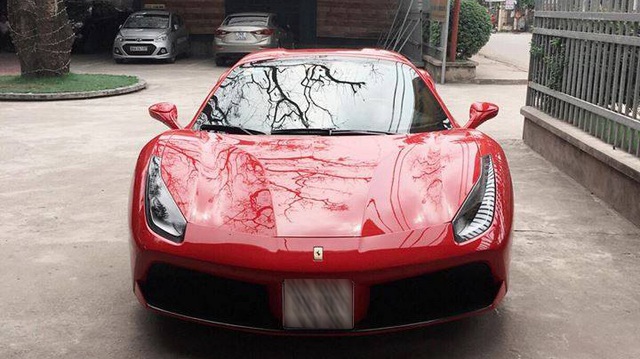 Ferrari 488 Spider đầu tiên tại Việt Nam ra biển số bị bắt gặp lăn bánh ở Hưng Yên