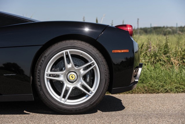 Ferrari Enzo - Ngựa càng già, giá càng chát - Ảnh 9.