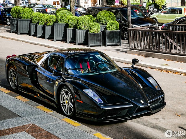 Ferrari Enzo 13 năm tuổi vẫn như xe mới - Ảnh 2. Ferrari Enzo 13 năm tuổi vẫn như xe mới - Ảnh 2.