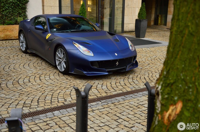 Hàng hiếm Ferrari F12tdf màu lạ xuất hiện tại Cộng hòa Séc - Ảnh 11.