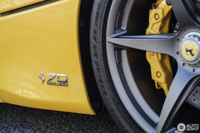 Xuống phố cùng Ferrari LaFerrari mui trần màu vàng rực 45 tỷ Đồng - Ảnh 9.