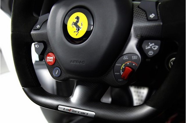 Đã qua sử dụng, Ferrari LaFerrari vẫn có giá gần 91 tỷ Đồng - Ảnh 11.