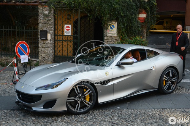 Siêu xe mui trần Ferrari Portofino được giới thiệu riêng cho các khách hàng VIP - Ảnh 10.