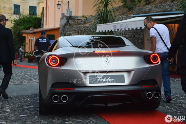 Siêu xe mui trần Ferrari Portofino được giới thiệu riêng cho các khách hàng VIP - Ảnh 7.