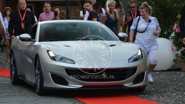 Siêu xe mui trần Ferrari Portofino được giới thiệu riêng cho các khách hàng VIP