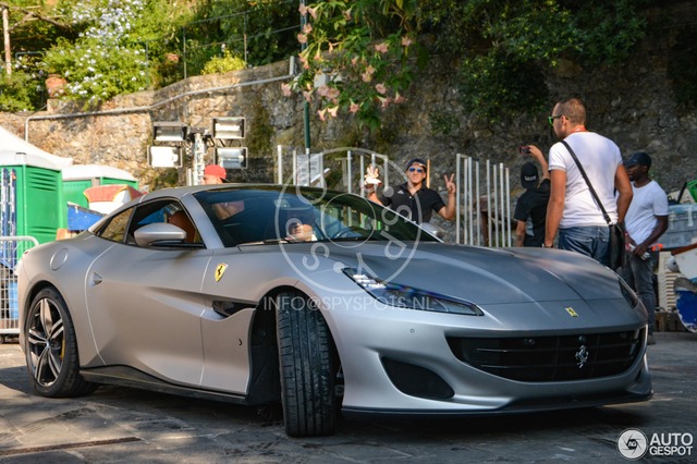 Siêu xe mui trần Ferrari Portofino được giới thiệu riêng cho các khách hàng VIP - Ảnh 3.