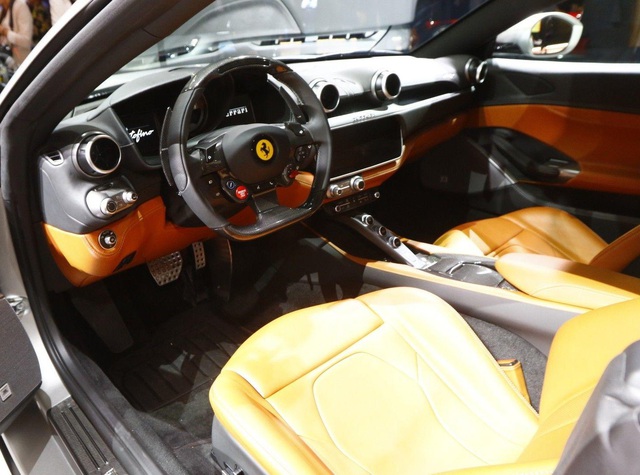 Ferrari Portofino - Siêu xe mui trần cá tính cho các hành trình khác nhau - Ảnh 13.