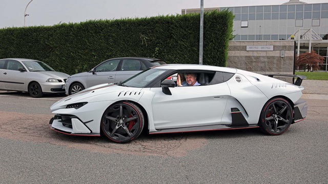 Chiếc siêu xe Italdesign Zerouno ra đời từ Lamborghini Huracan đầu tiên được giao cho khách