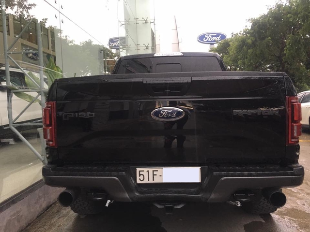 Khủng long Ford F-150 Raptor 2017 đầu tiên tại Việt Nam ra biển trắng - Ảnh 4.