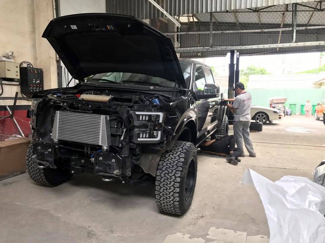 Tay chơi Kiên Giang lên đời Ford F-150 Platinum thành siêu bán tải Raptor - Ảnh 10. Tay chơi Kiên Giang lên đời Ford F-150 Platinum thành siêu bán tải Raptor - Ảnh 10.