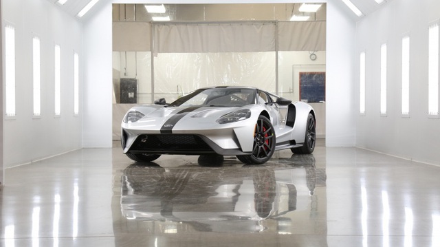 Phiên bản trang bị nghèo nàn của siêu xe Ford GT 2017 trình làng