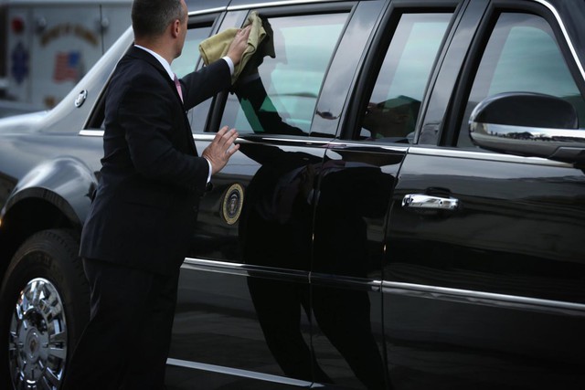 Tân tổng thống Mỹ Donald Trump sử dụng lại xe cũ của ông Obama trong lễ nhậm chức - Ảnh 2. Tân tổng thống Mỹ Donald Trump sử dụng lại xe cũ của ông Obama trong lễ nhậm chức - Ảnh 2.