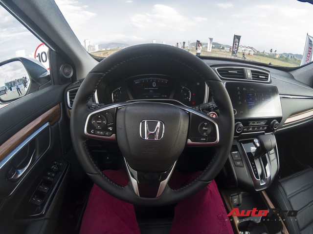 Cận cảnh Honda CR-V 2018 phiên bản cao cấp nhất vừa ra mắt Việt Nam - Ảnh 12.