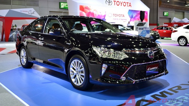Toyota Camry 2017 được vén màn tại Đông Nam Á với trang bị tốt hơn